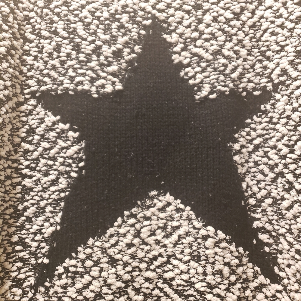 Star sweater. - Picture 2 of 4